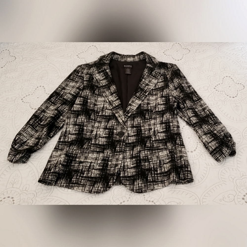 SOHO Apparel Ltd. B&W Blazer